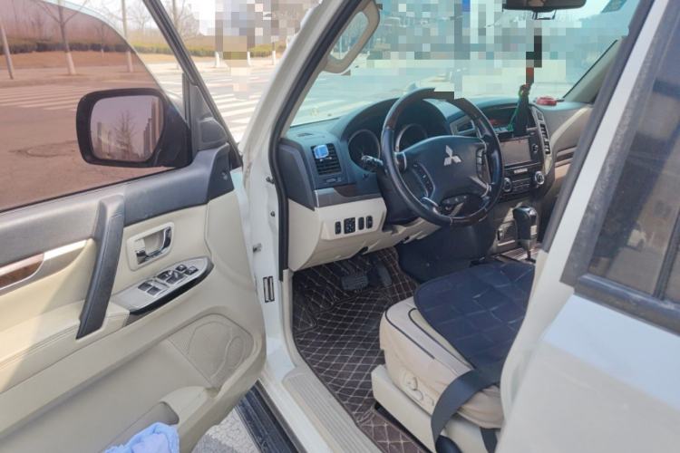 Used Mitsubishi Pajero 2019 V97 3.8L 5-Door GLS Sunroof Dual Differential – Middle East

