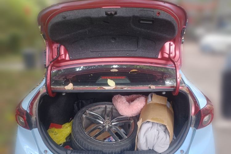 Used Mazda 3 Axela 2016 Sedan 1.5L Manual Luxury Model