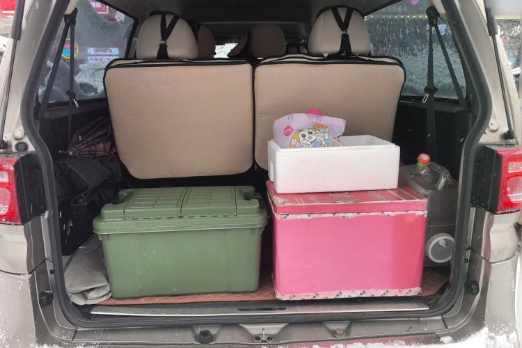 Used FORTHING Lingzhi 2023 M5L 1.6L Base Model 7 Seats Trunk