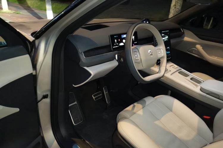 Used Nio ES8 2024 75 kWh Executive Edition
