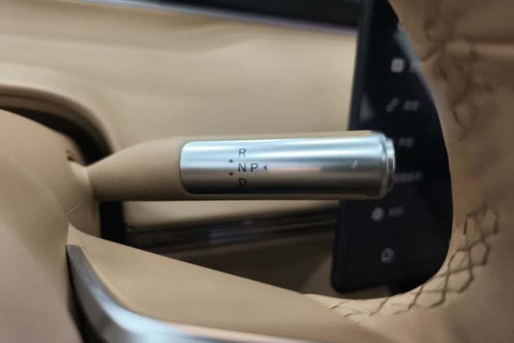 Used Hima Luxeed R7 2024 Pure Electric 667km Pro Gear Lever