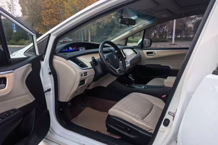 Used Honda Jade 2013 1.8L CVT Luxury Edition 6 seats
