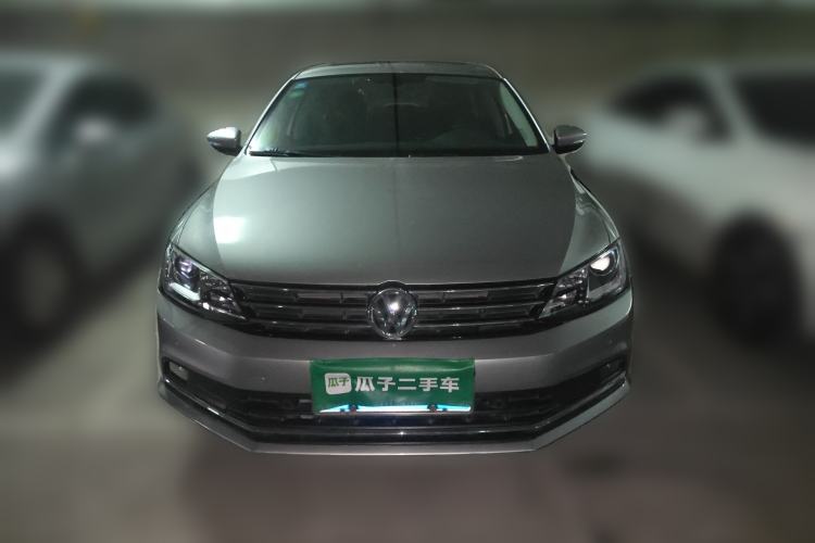 Used Volkswagen Sagitar 2017 230TSI Automatic Luxury Edition
