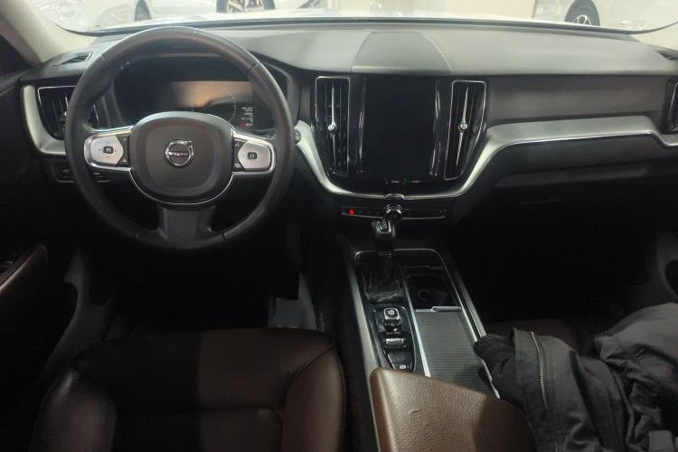 Used Volvo XC60 2020 T5 4x4 Zhiyi Luxury Edition Center Console