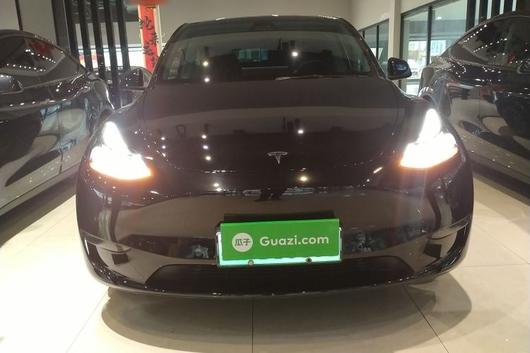 Used Tesla Model Y 2023 Long-Range All-Wheel-Drive Version