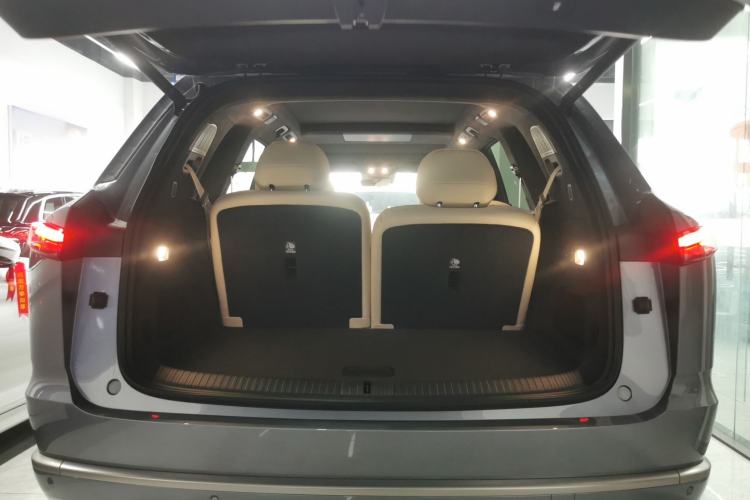 Used ONVO Luxeed L90 2025 Model—Max Six-Seater Version