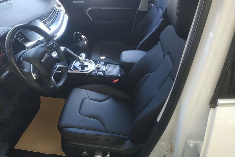 Used Haval H6 2017 Red Label 2.0T Automatic Two-Wheel Drive ZhiShang Model