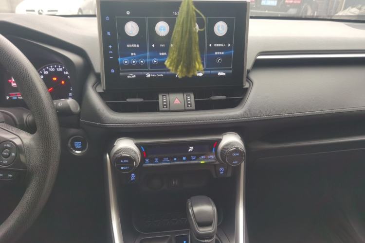 Used Toyota Wildlander 2020 2.0L CVT Two-Wheel Drive Luxury Edition Audio And AC Panel