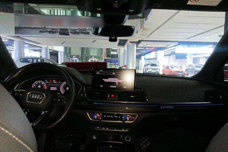 Used Audi Q5L Sportback 2022 40 TFSI Fashion Model Center Console