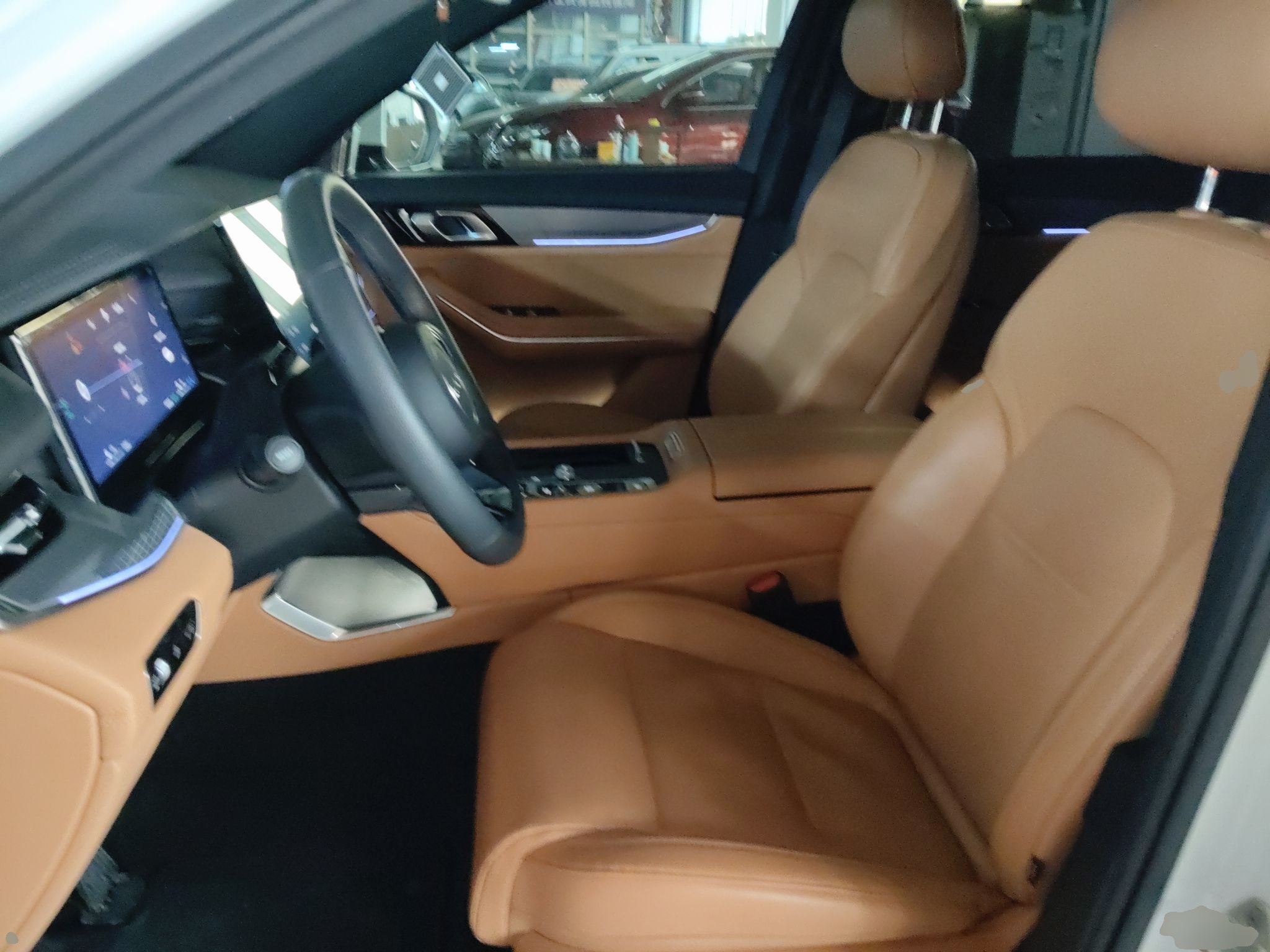 المقاعد الأمامية داخل السيارة