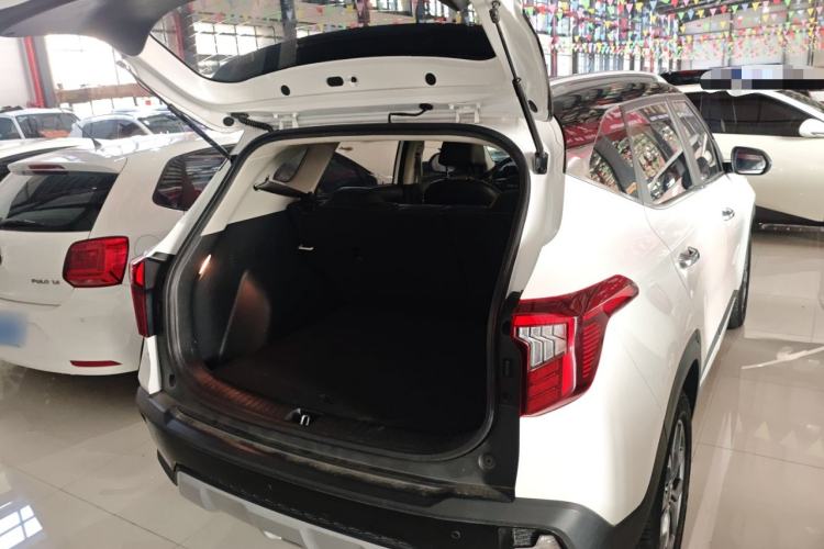 Used Kia Seltos 2023 1.5L CVT Luxury Edition
