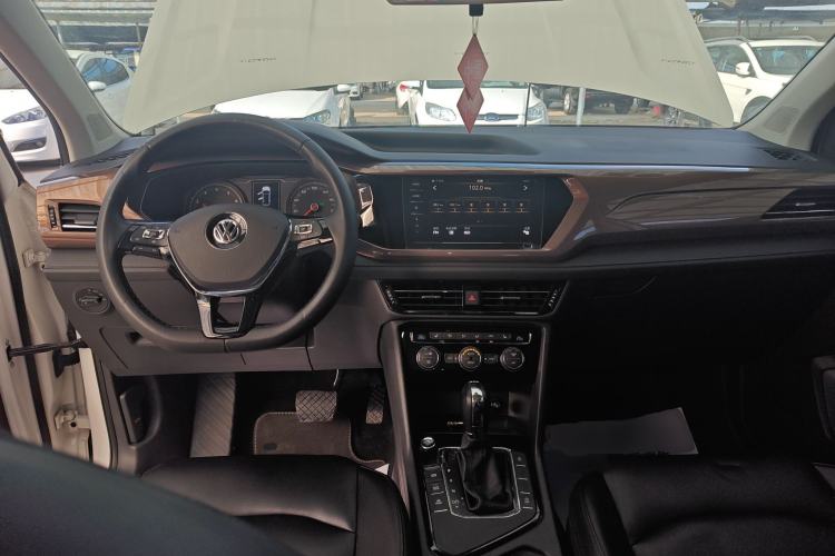 Used Volkswagen Tharu 2020 280TSI Two-Wheel Drive Luxury Edition China VI Standard