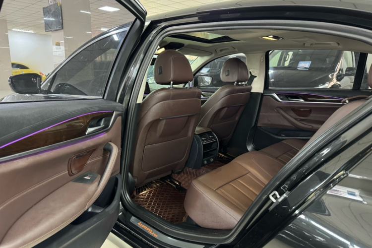 Used BMW 5 Series 2019 Facelifted 525Li Luxury Package Interior 5