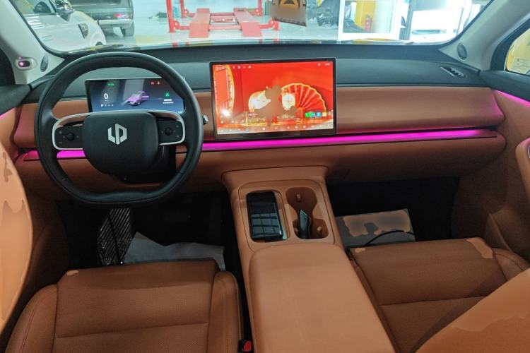 Used Leapmotor C16 2024 Range-Extended 200 LiDAR Edition Center Console