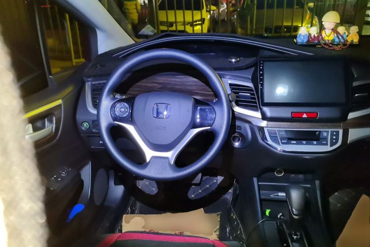 Used Honda Jade 2017 1.8L automatic Comfort version 5 seats Steering Wheel