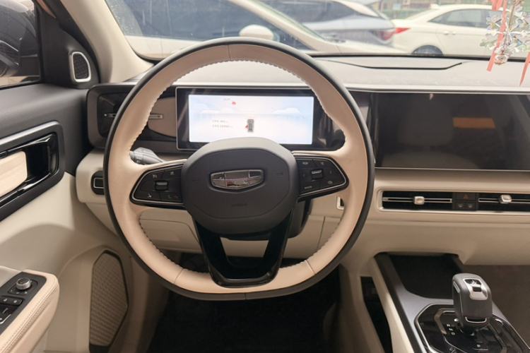 Used Geely Auto icon 2023 1.5TD Chocolate Smoothie Edition
