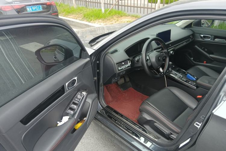 Used Honda Civic 2023 240TURBO CVT Dynamic · Center Stage Special Edition Interior 3