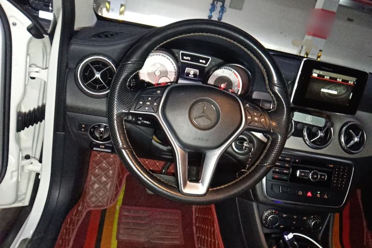 Used Mercedes-Benz GLA 2015 GLA 200 Fashion Model Steering Wheel