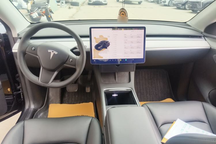 Used Tesla Model Y 2023 Long-Range All-Wheel-Drive Version