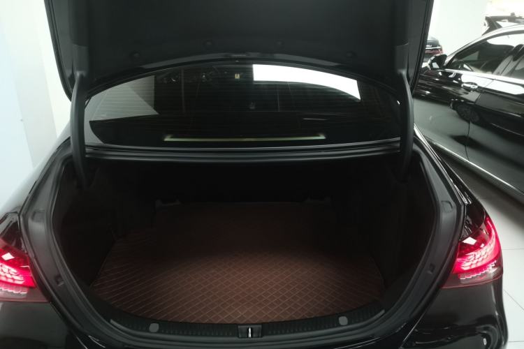 Used Mercedes-Benz E-Class 2023 Updated E 300 L Luxury Edition
