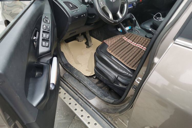 Used Hyundai ix35 2015 2.0L Automatic 2WD Smart Type China IV