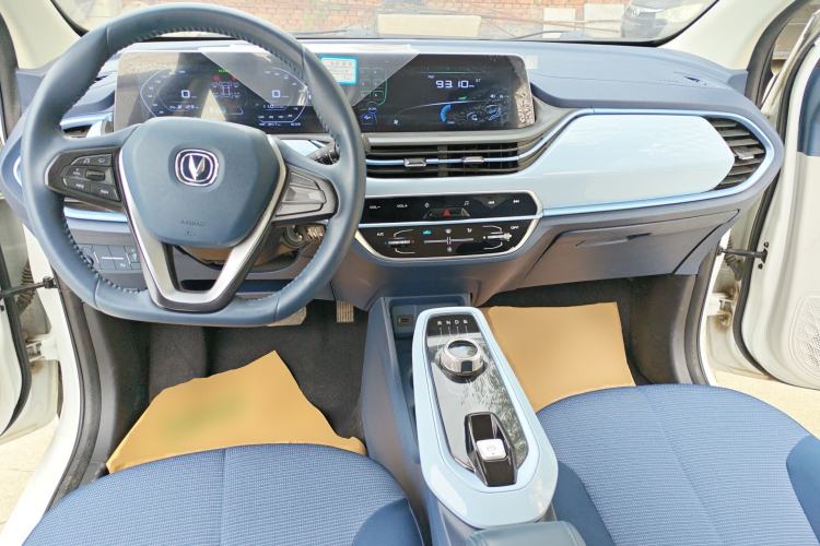 Used CHANGAN Benni E-Star 2022 Qingxin Edition Colorful Model Lithium-NMC Center Console