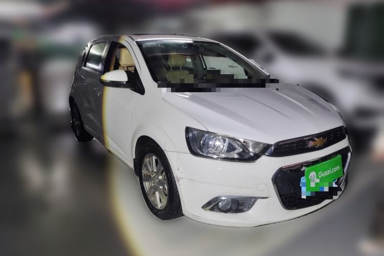 Used Chevrolet Aveo Sonic 2014 Hatchback 1.6 SX AT Fashion Edition
