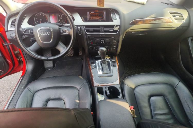 Used Audi A4L 2012 2.0 TFSI automatic Comfort trim level