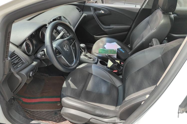 Used Buick GT 2012 XT 1.6L Automatic Fashion Edition Left Front Seat