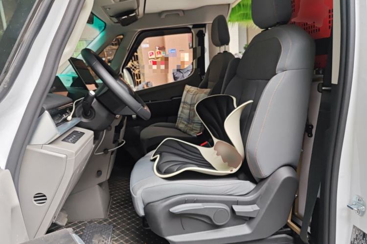 Used Farizon Super VAN 2025 Model, Zhifu Edition, Mid-axle High-roof, 68 kWh, Zhixin Left Front Seat