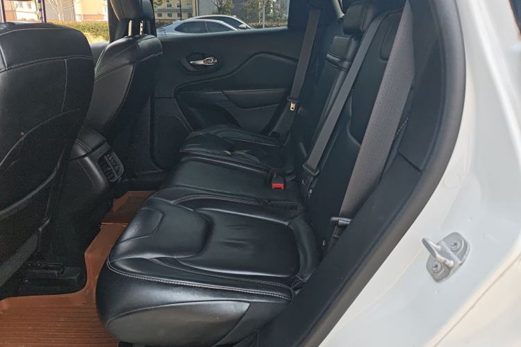 Used Jeep Cherokee 2014 2.4L Luxury Edition