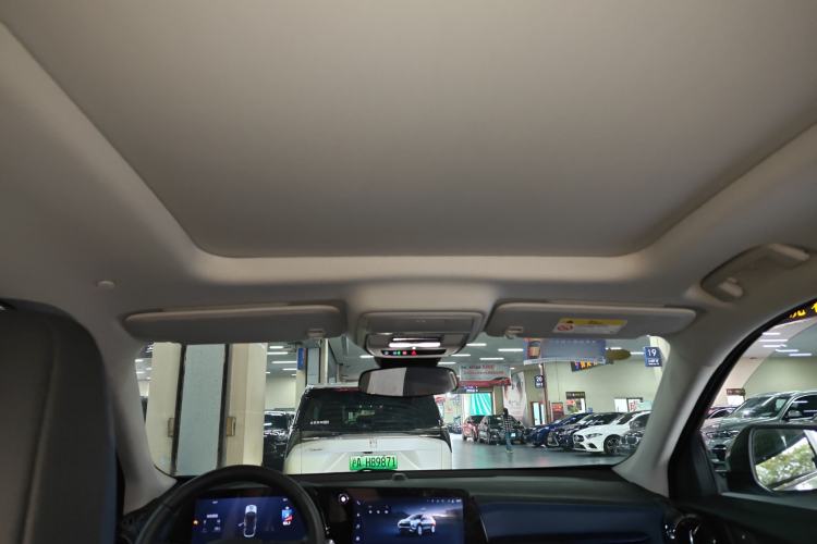 Used Chevrolet Equinox Plus 2024 102km RS Ultimate Edition Headliner