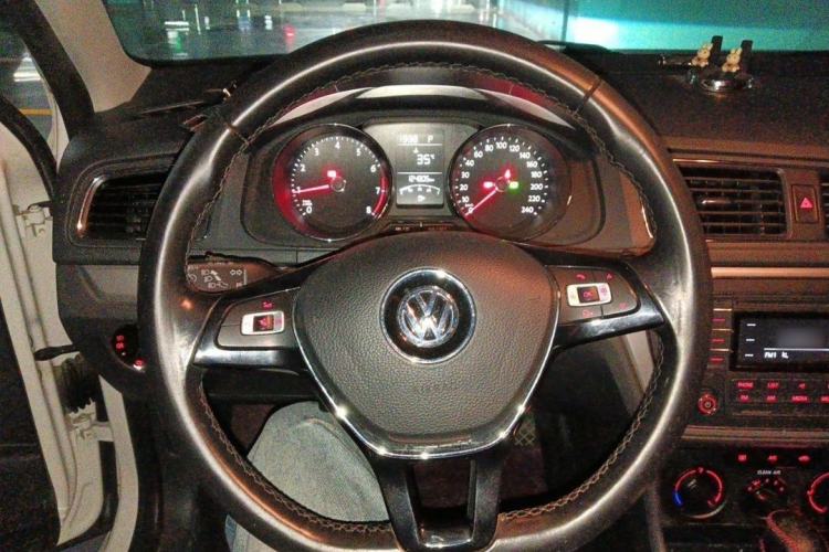Used Volkswagen Lavida 2017 1.6L Automatic Comfort Edition
