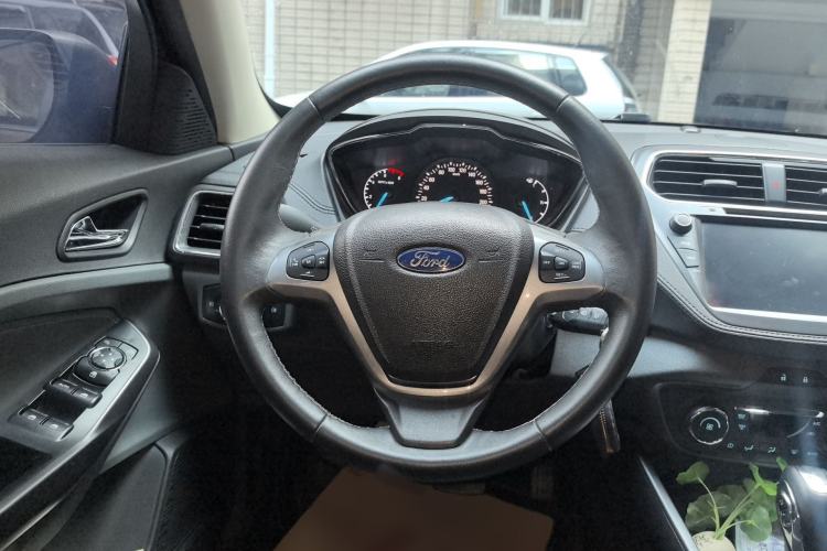 Used Ford Escort 2017 Happiness Edition 1.5L Automatic Fashion Version Steering Wheel