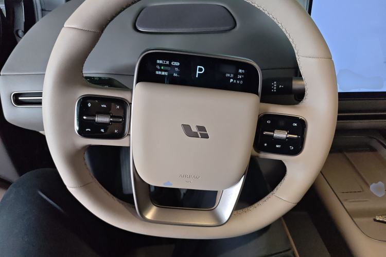 Used Li Auto i6 2025 Model Two-Wheel-Drive Standard Type
