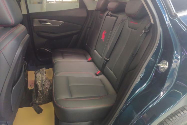 Used FORTHING T5 EVO 2021 1.5TD DCT Diamond Edition Left Rear Seat