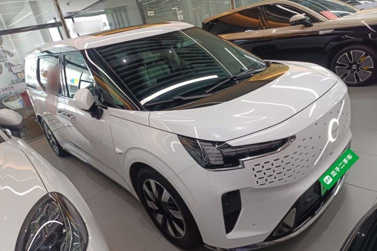 Used Volvo EM90 2025 Ultra Six-Seater