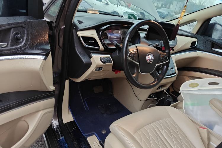 Used Buick GL8 2023 Facelifted Land Cruiser Executive Luxury Version