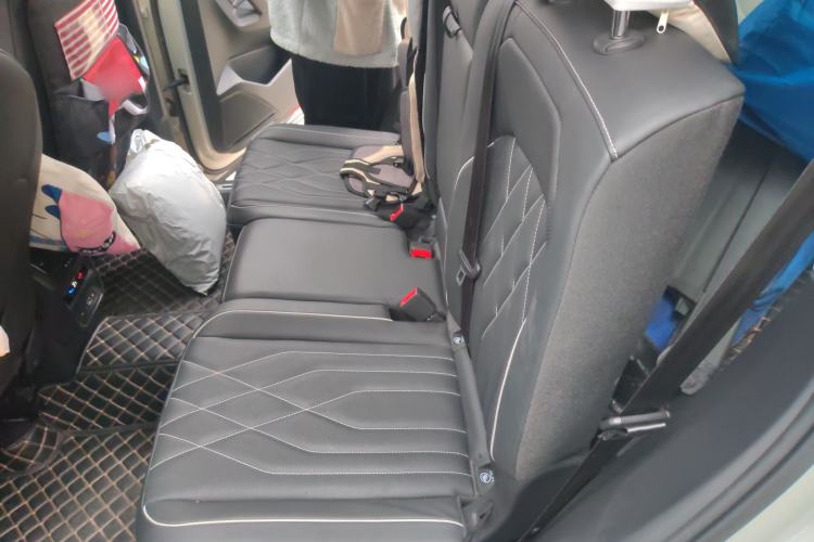 Used Volkswagen Tiguan L 2022 330TSI Automatic Two-Wheel Drive R-Line Enhanced Edition Interior 4