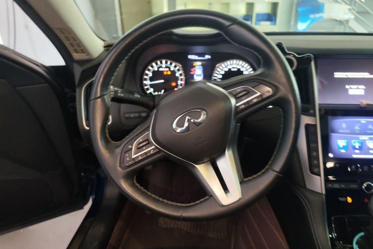 Used Infiniti Q50L 2018 2.0T Enjoyment Version China VI Standard