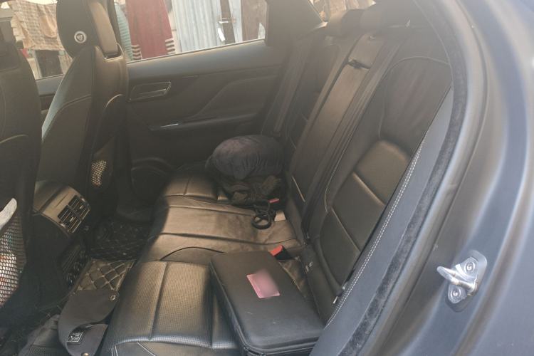 Used Jaguar F-PACE 2016 2.0T Two-Wheel Drive Urban Luxury Edition