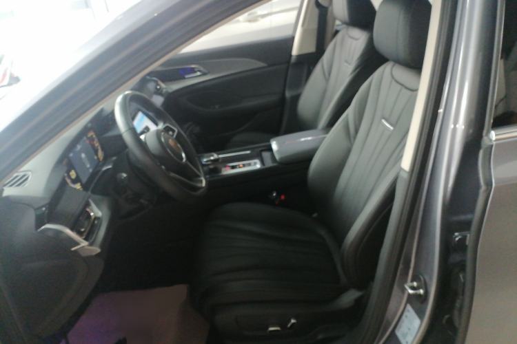 Used Hongqi H5 2023 2.0T Automatic Smart Connect Flagship Edition
