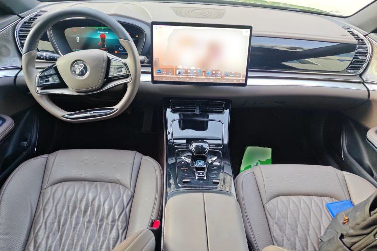 Used BYD Han 2024 DM-i Glory Edition 121KM Prestige Model
