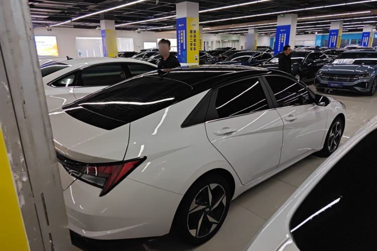 Used Hyundai Elantra 2021 1.5L CVT LUX Prestige Edition