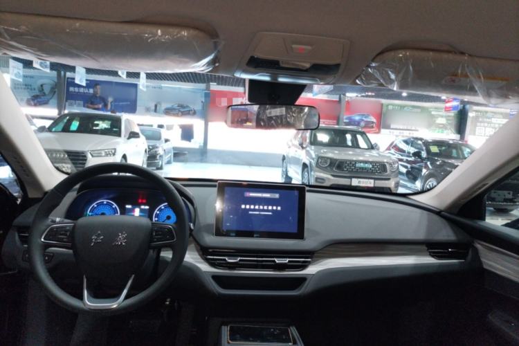 Used Hongqi E-QM5 2025 500km Range Commuter Version