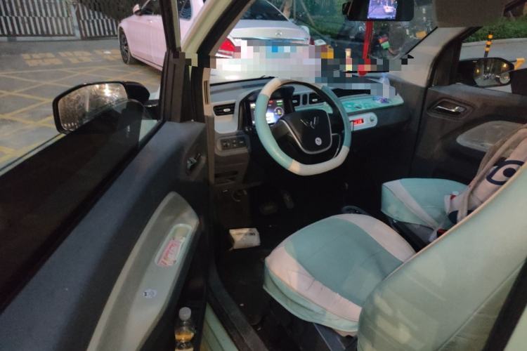 Used Wuling Hongguang MINIEV 2022 Macaron Premium Model – Lithium Iron Phosphate Driver Seat