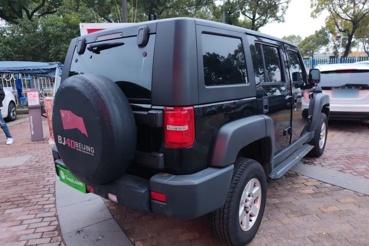 Used BAIC Off-Road BJ40 2016 40L 2.0T Manual Two-Wheel Drive Luxury Edition