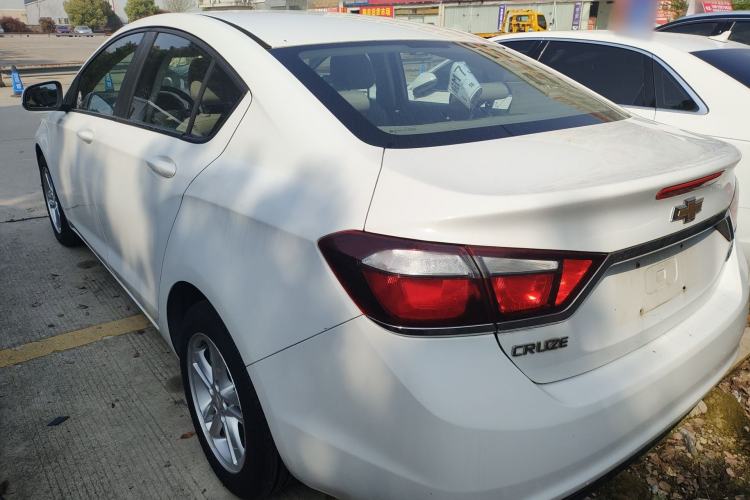 Used Chevrolet Cruze 2015 1.5L Manual Fashion Edition Exterior 2