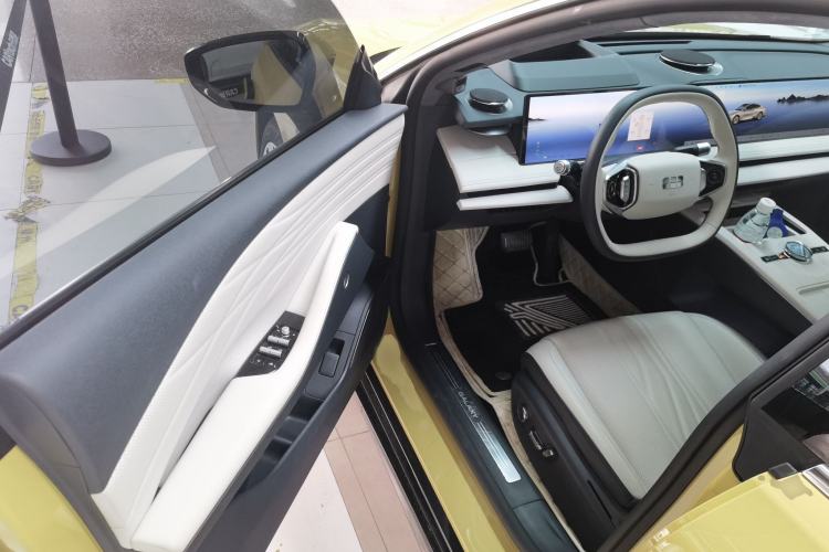 Used Geely Galaxy E8 2024 665 km Range Rear-Drive Starship Long-Range Version