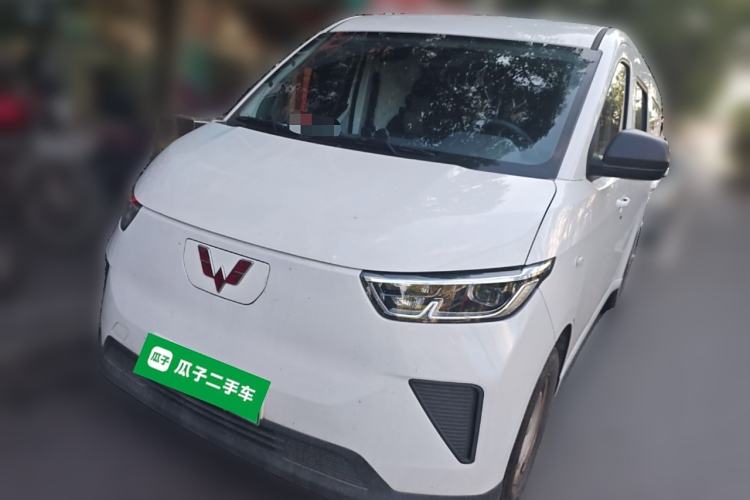 Used Wuling Yangguang 2024 300km Comfort-Grade Passenger Van 60kW